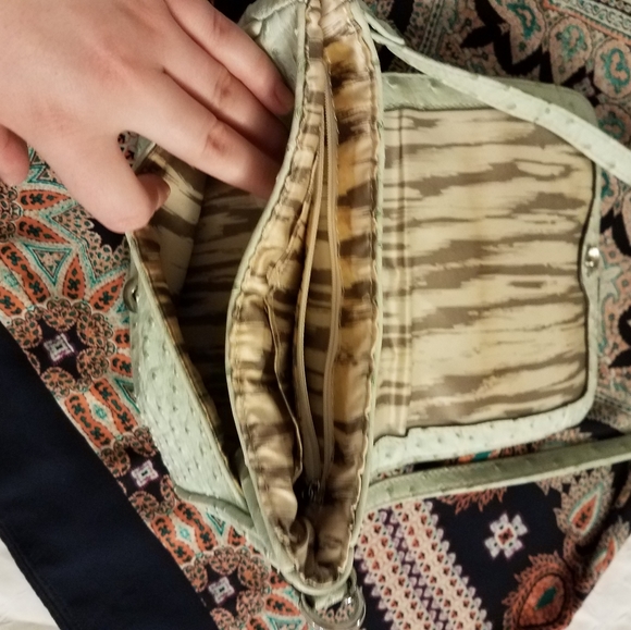 Mint Ostrich purse - Picture 4 of 5